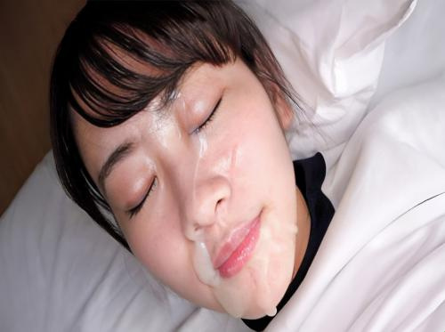 Cumshot di wajah anak sekolah yang penuh nafsu