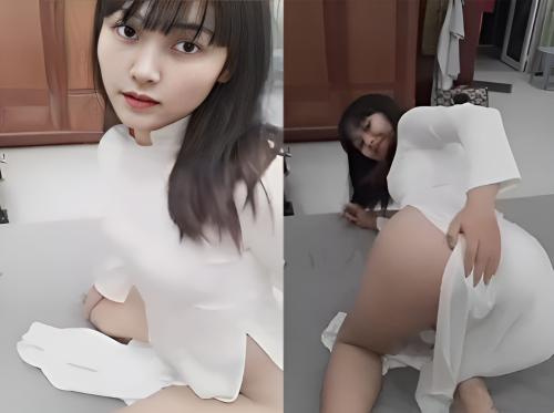 Remaja Ao dai mencoba menyenangkan pacarnya